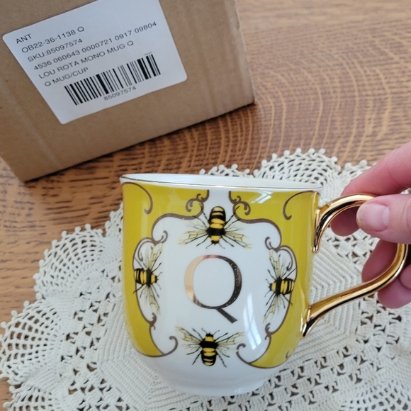 Anthropologie Lou Rota Nature Table Monogram Mug "Q" - yellow, gold, white - Picture 11 of 14